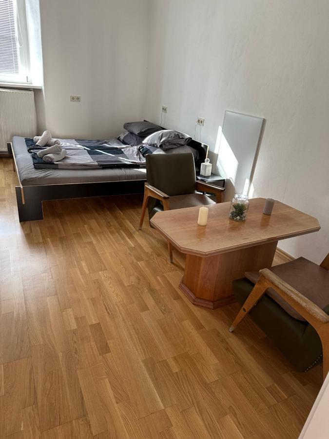 Central Plaza Mini Apartment 1 Bruck an der Leitha Exteriér fotografie